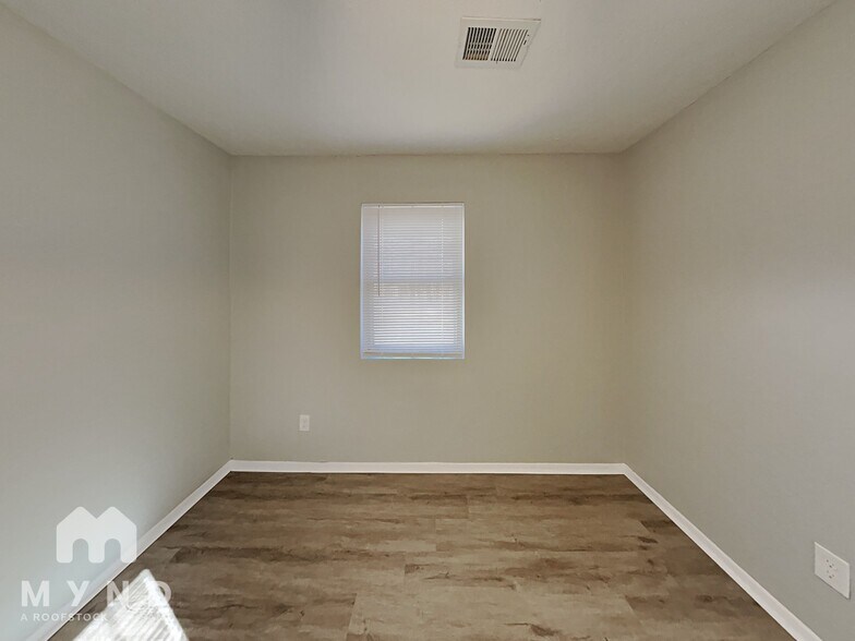 Building Photo - 5575 Oglesby Rd