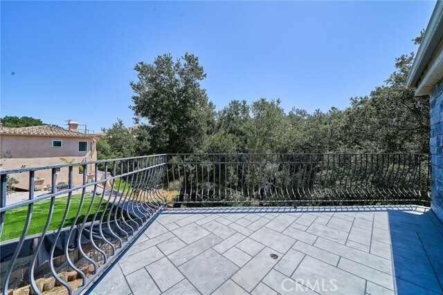 Building Photo - 1089 Village Dr