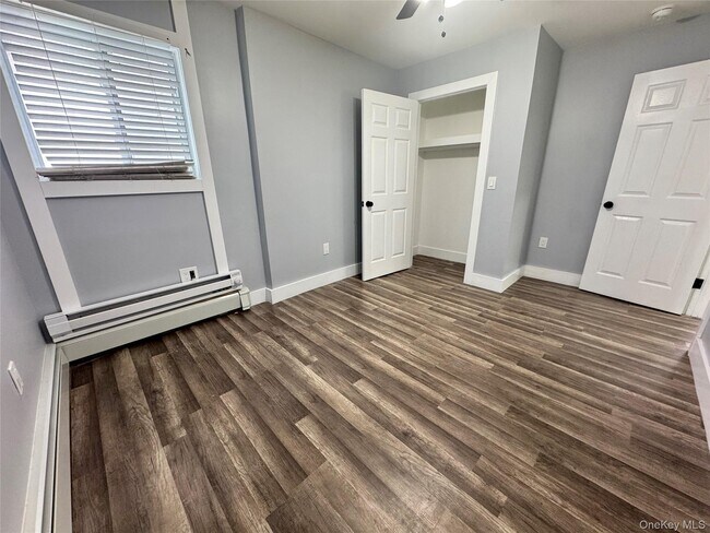 Building Photo - 4 Ashton Rd