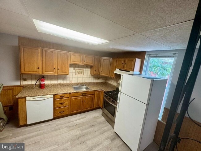 Building Photo - 417 Cinnaminson Ave