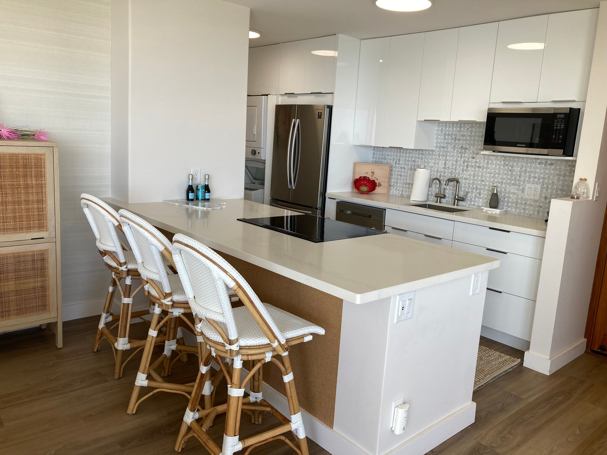 Building Photo - 2600 Pualani Way