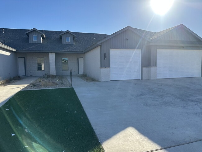 Building Photo - Brand new townhomes in Frenship ISD!