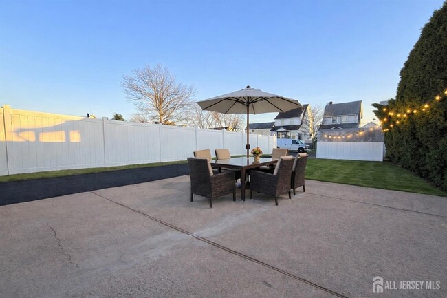 Building Photo - 6 Fitch St