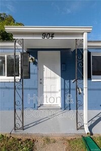 Building Photo - 300 St Matthew St