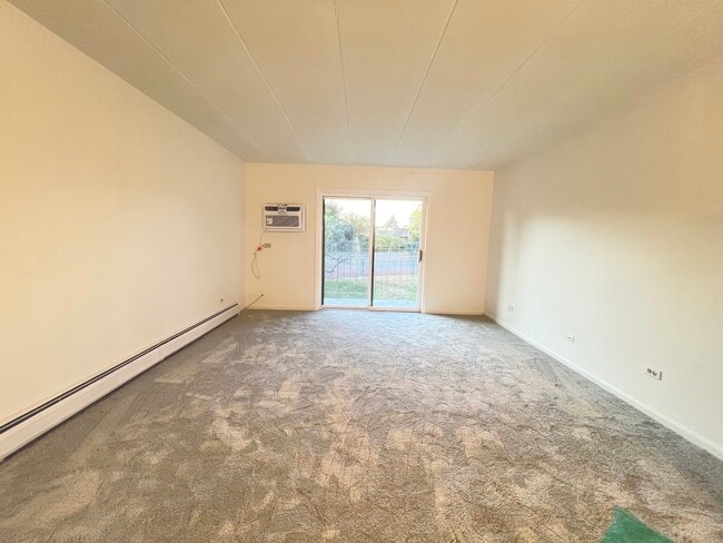 Building Photo - 228 E Bailey Rd