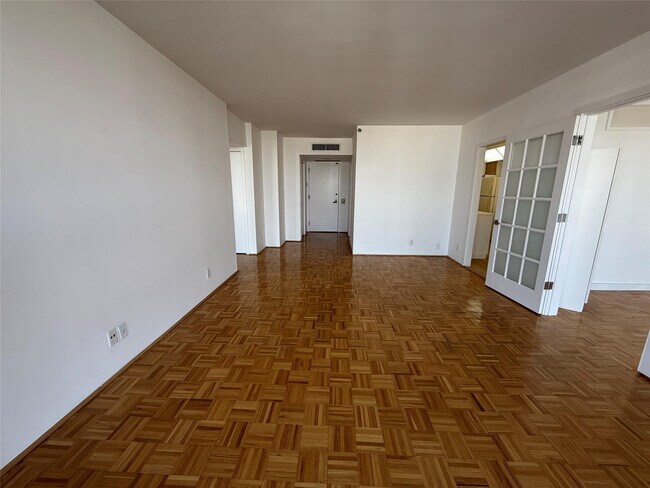 Building Photo - 19707 Turnberry Way