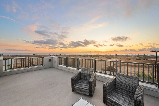 Building Photo - 1068 Hampton Dr