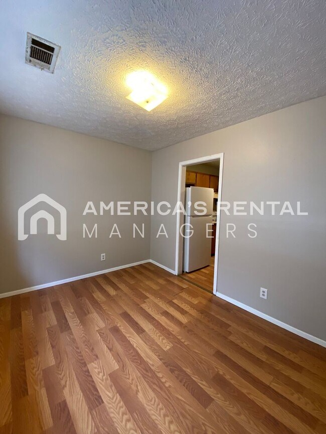 Building Photo - 2179 Upper Wetumpka Rd