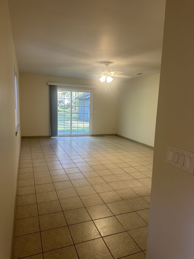 Living Room - 1733 Jasmine St