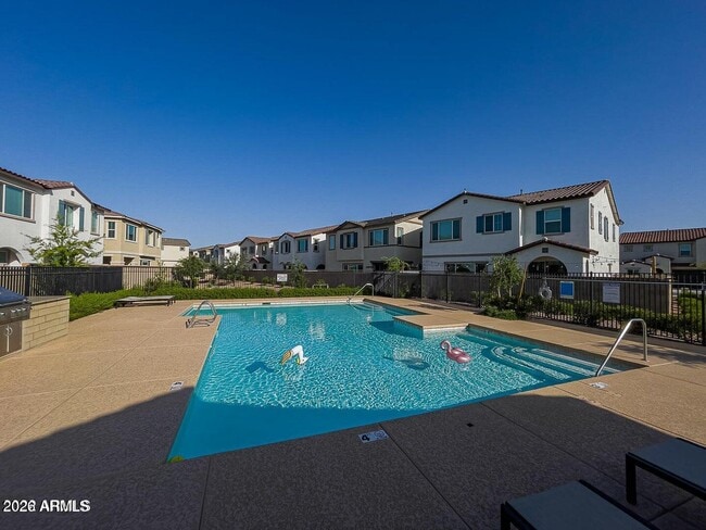 Building Photo - 873 W Baylor Ln