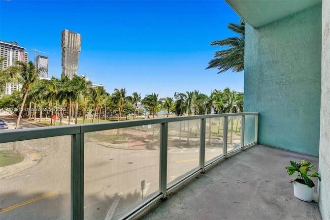 Building Photo - 1900 N Bayshore Dr