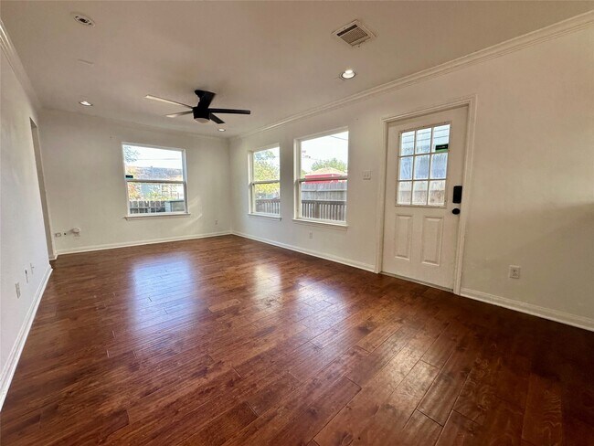 Building Photo - 4322 Chapman St