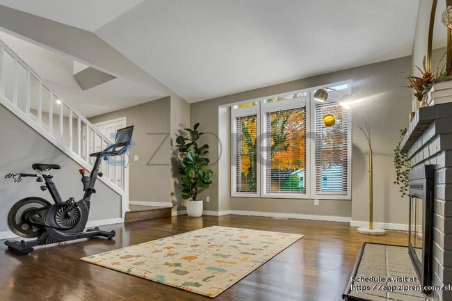 Building Photo - 905 224th Ave NE