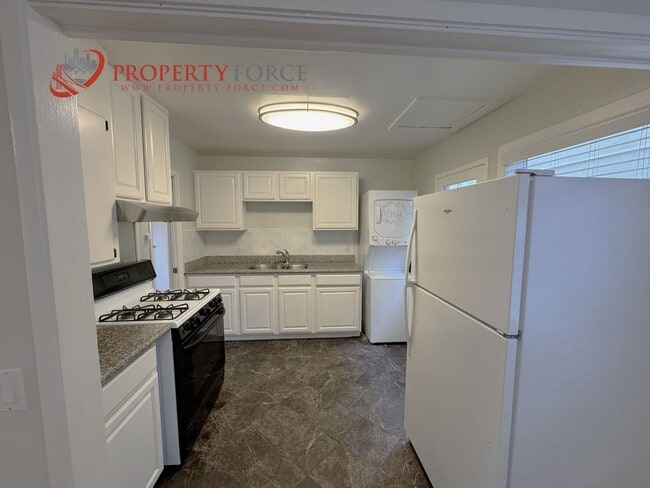 Building Photo - 116 Madrone Ave