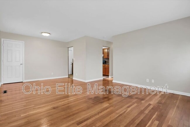 Building Photo - 1028 S Harris Ave