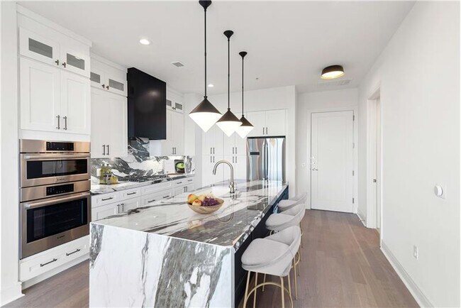 Building Photo - 3201 McKinney Ave