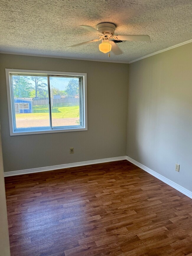 Building Photo - 930 Bickerstaff St