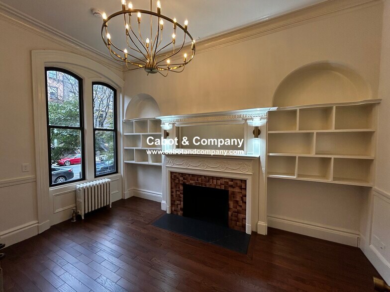 Building Photo - 229 Beacon St