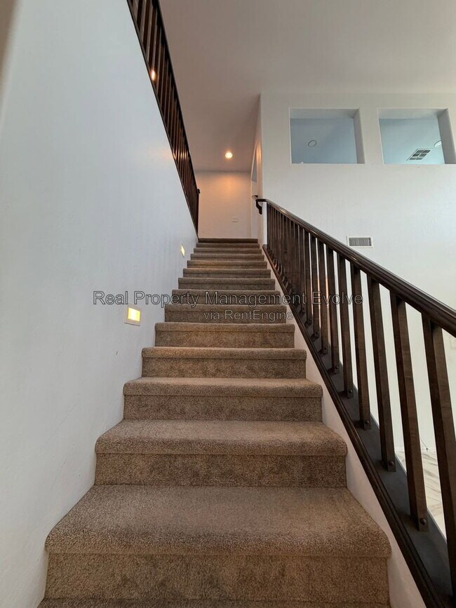Building Photo - 5164 W Quail Track Dr