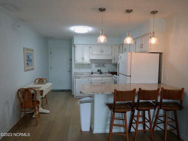 Building Photo - 301 Commerce Way