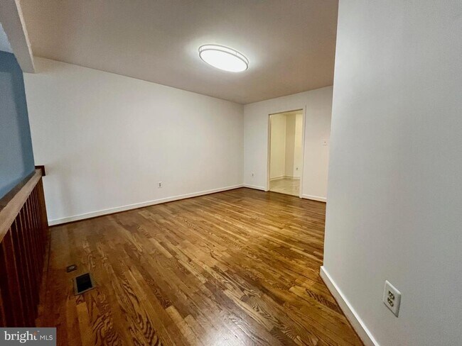 Building Photo - 10905 Whiterim Dr
