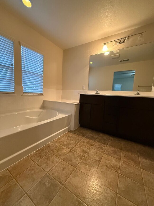 Building Photo - Travis School District