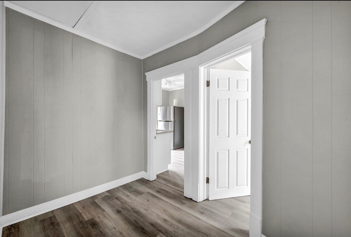 Building Photo - 2023 Robin St