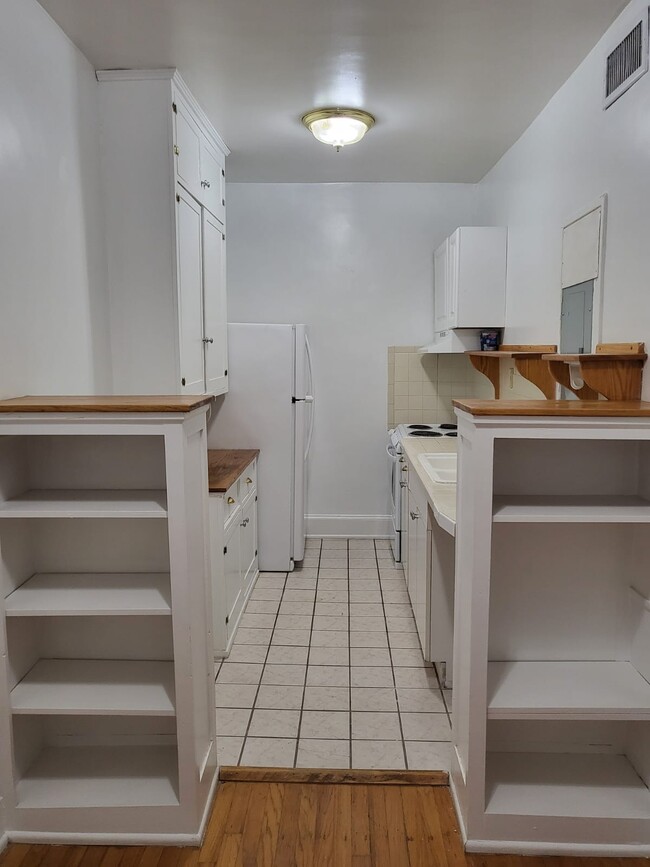 Kitchen Area - 1312 Willow Branch Ave