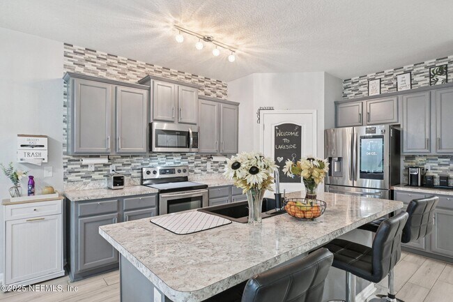 Building Photo - 6787 Sandle Dr