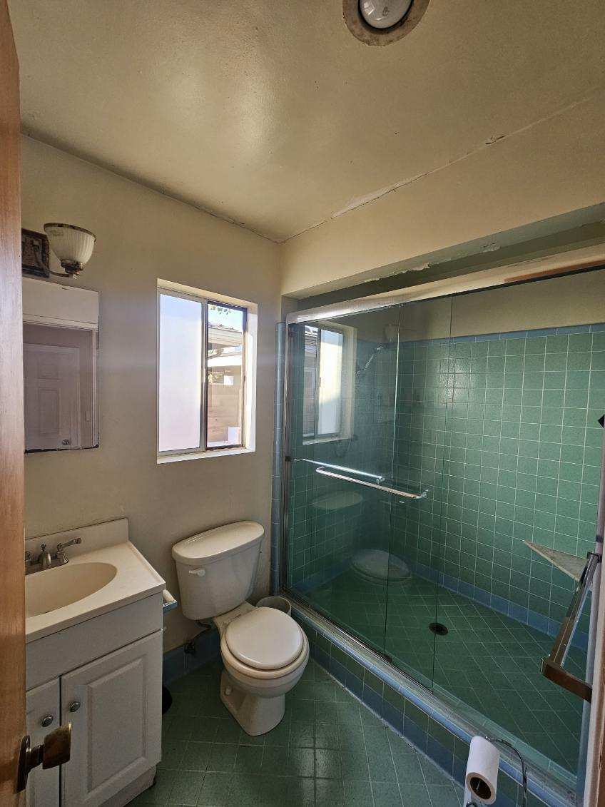 Building Photo - 4605 Seminole Dr