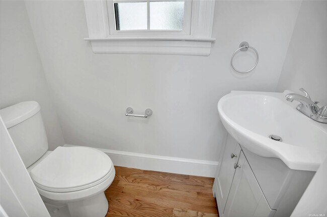 Building Photo - 92 Hillside Ave