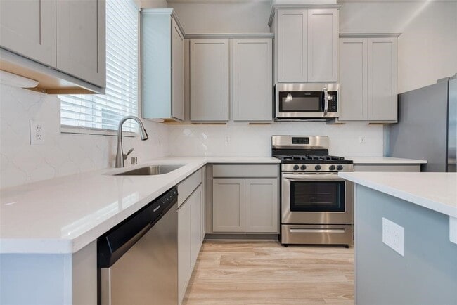 Building Photo - 7705 Rainbow Cl