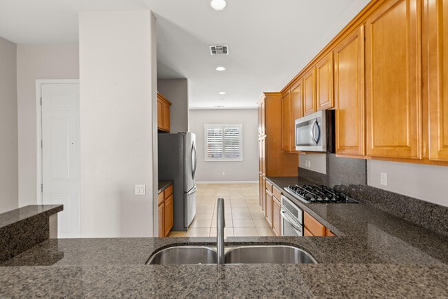 Building Photo - 81370 Avenida Altamira