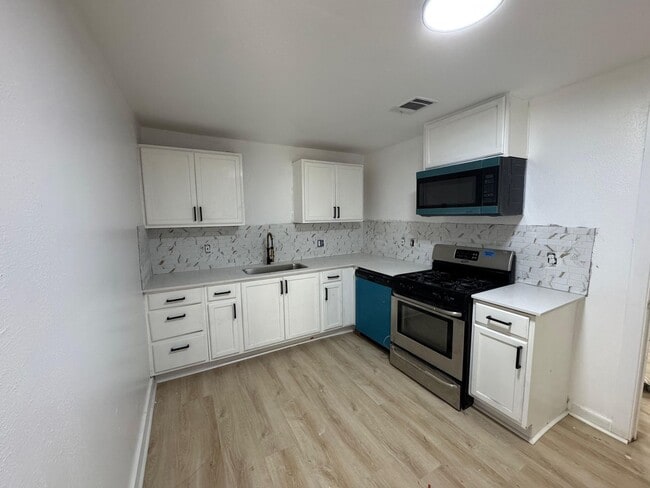 Building Photo - Gorgeous all renovated Home in Houston, TX!.