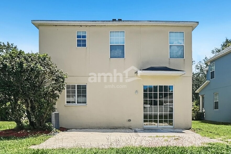 Building Photo - 11112 Silver Fern Way
