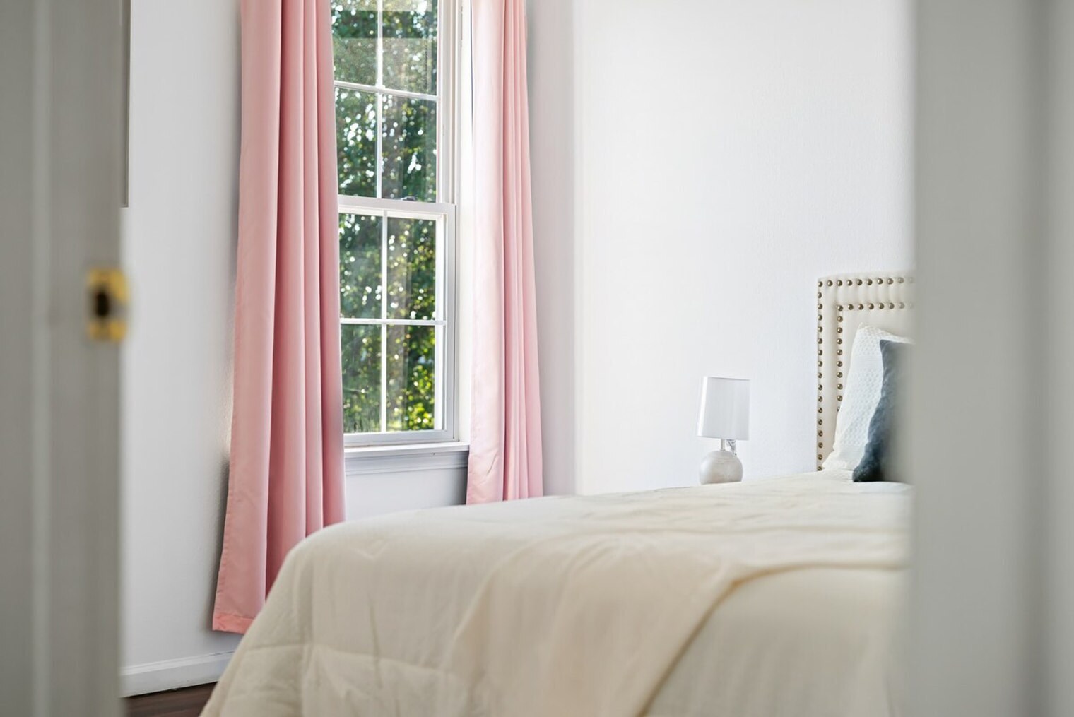 Building Photo - 2386 Meadow Bend Dr