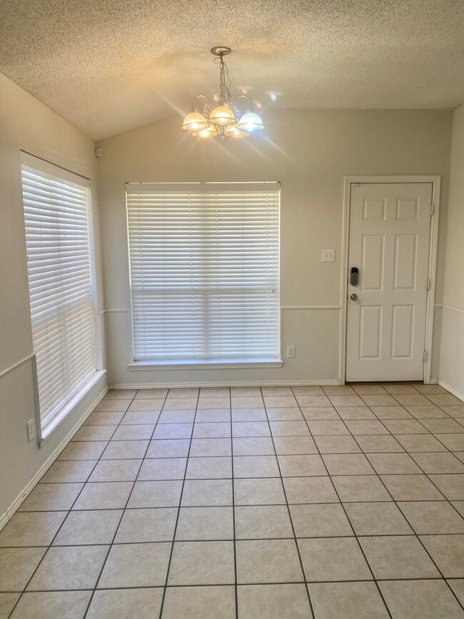 Building Photo - 508 N Juneau Ave