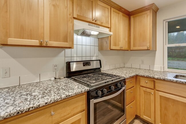 Building Photo - $500 OFF YOUR FIRST MONTH’S RENT – Limited Time Special!