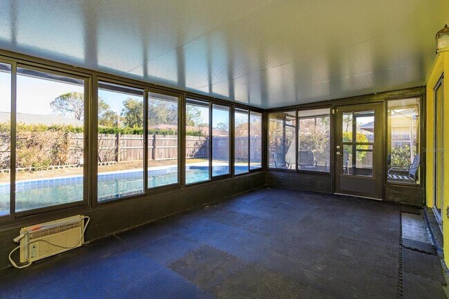 Building Photo - 8437 Alveron Ave