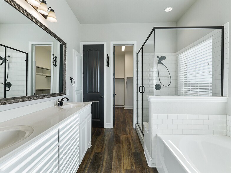 Building Photo - 2618 Thayne Dr