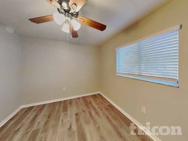 Building Photo - 2707 95th St E