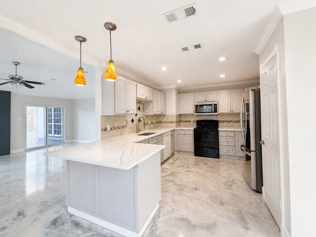 Building Photo - 15719 Red Springs Dr