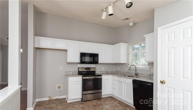 Building Photo - 6209 Foster Brook Dr