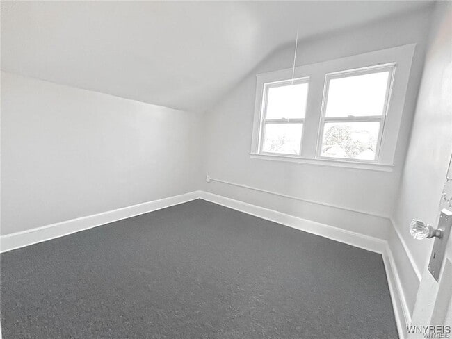 Building Photo - 531 24th St