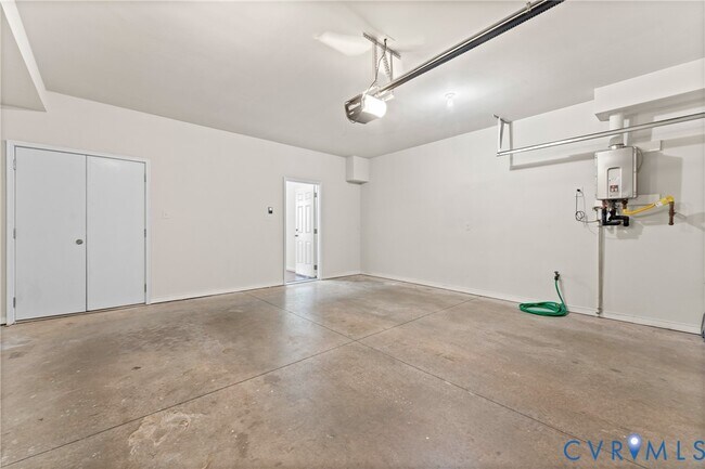 Building Photo - 3904 Village Townes Walk