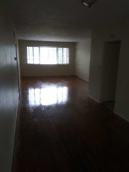 Building Photo - 2139 Spring Park Rd