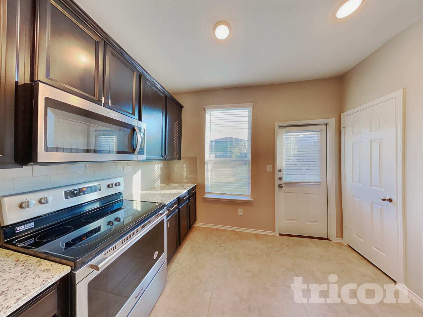 Building Photo - 10355 Dunlap