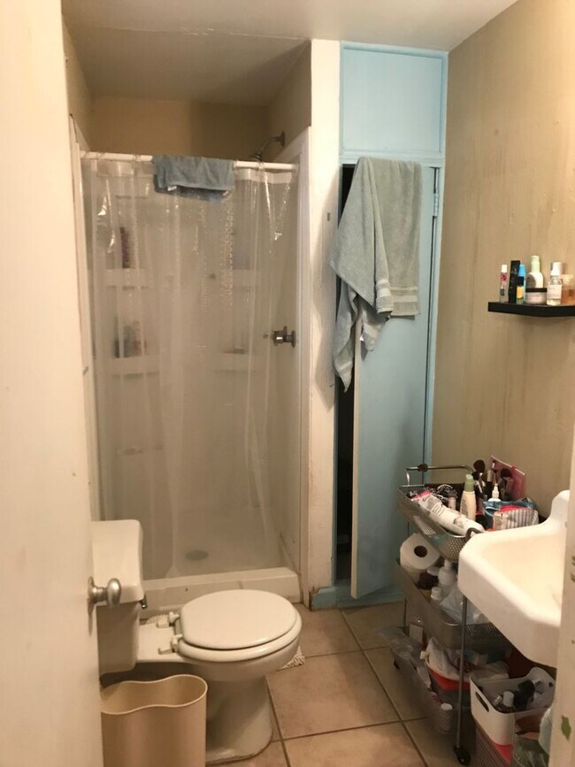 Building Photo - 390 Prince St