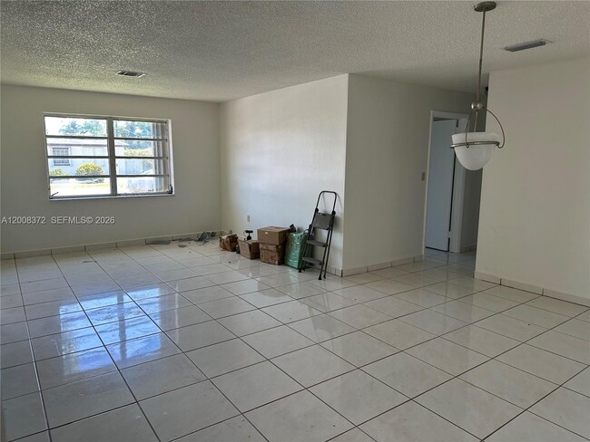 Building Photo - 3100 SW 103rd Ct