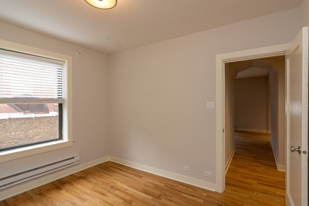 Building Photo - 557 W Arlington Pl